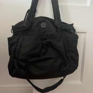 Lululemon Triumph Tote Large
